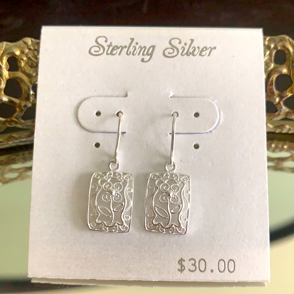 ⭐️New ⭐️ Sterling Silver Flower Earrings